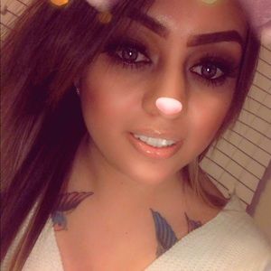 Meet your Posher, Desiree